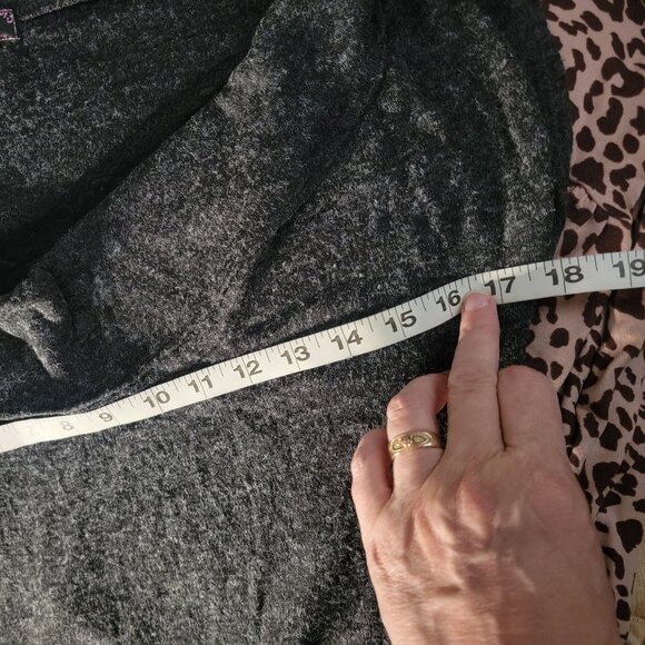 Almost Famous Women's Grey Cowl Neck Lace Insert Short Sleeve Sweater - Picture 10 of 13